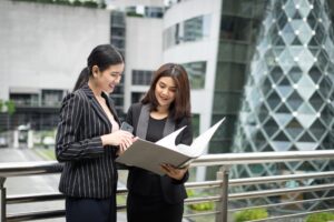 Inclusive Leadership: How Men Can Benefit from Embracing Female Leadership Traits